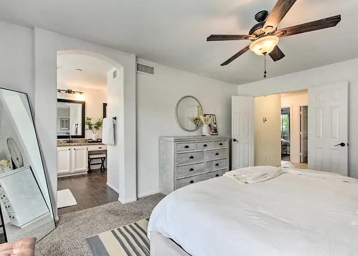Putting Green! Desert Group Getaway In Holiday home *